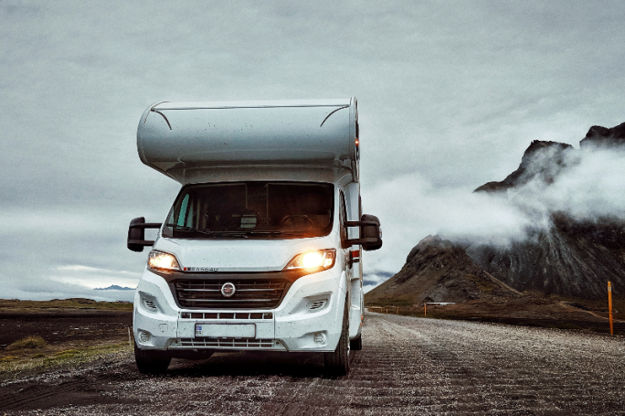 AUTO CAMPING CARAVAN